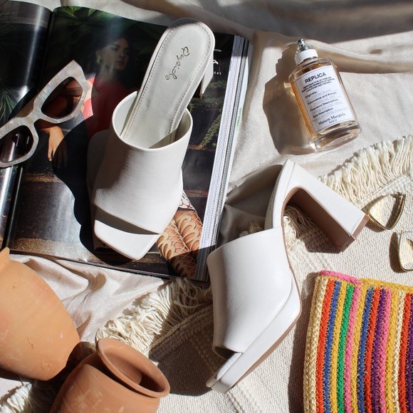 🚨LAST PAIR// Off White vegan leather block heel platform Mule - Picture 4 of 12